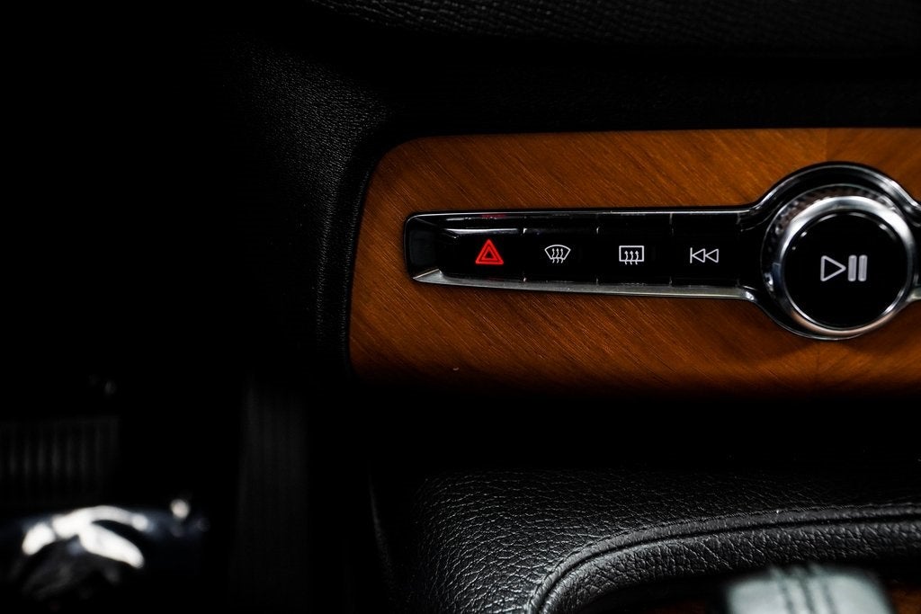 2021 Volvo XC90 Recharge Plug-In Hybrid T8 Inscription Expression 7 Passenger