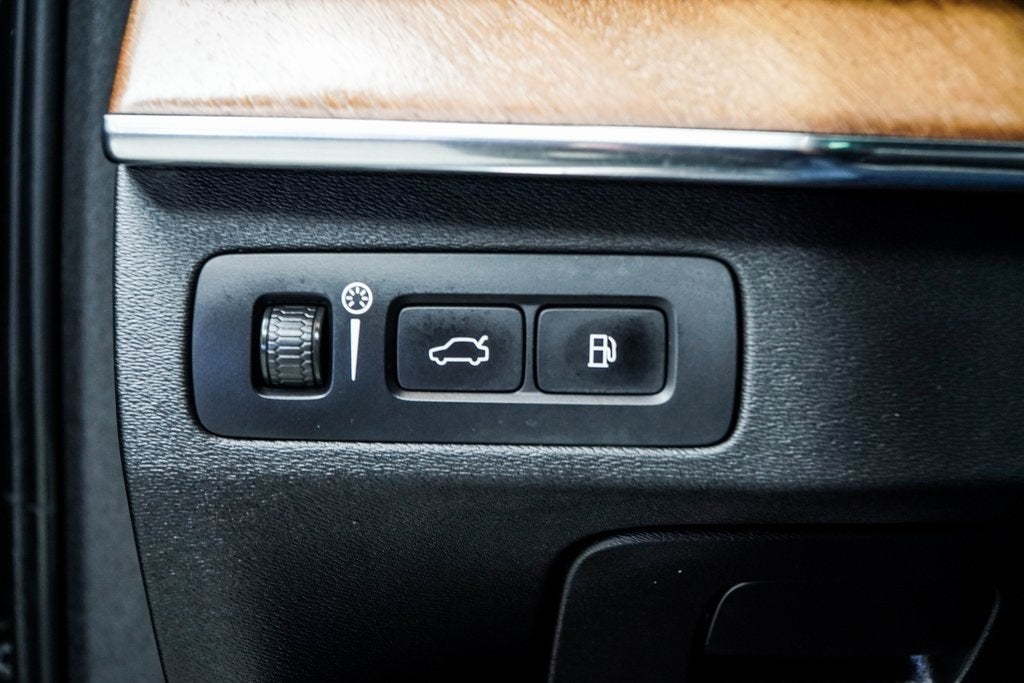 2021 Volvo XC90 Recharge Plug-In Hybrid T8 Inscription Expression 7 Passenger