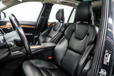 2021 Volvo XC90 Recharge Plug-In Hybrid T8 Inscription Expression 7 Passenger