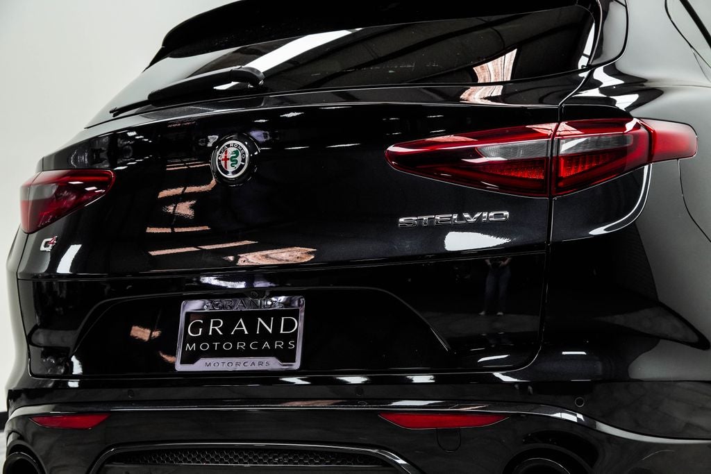 2022 Alfa Romeo Stelvio Veloce