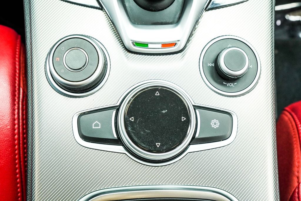 2022 Alfa Romeo Stelvio Veloce