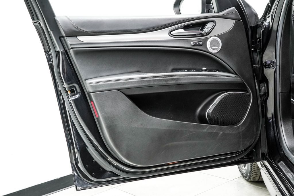 2022 Alfa Romeo Stelvio Veloce