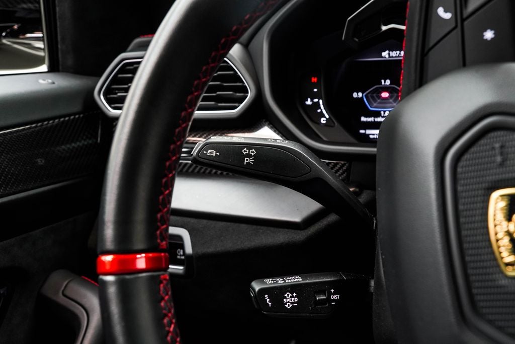 2024 Lamborghini Urus Performante